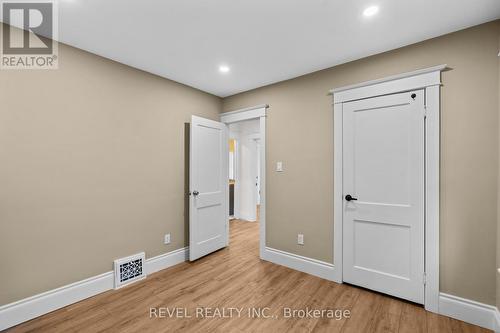 69 Roxborough Avenue, Hamilton, ON - Indoor Photo Showing Other Room