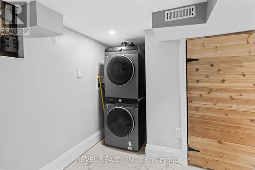 69 Roxborough Avenue, Hamilton, ON - Indoor Photo Showing Laundry Room