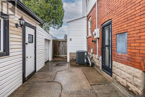 69 Roxborough Avenue, Hamilton, ON - Outdoor With Exterior