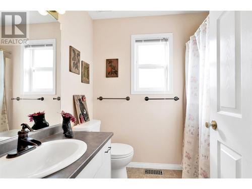 6442 Spencer Road Lot# 99, Kelowna, BC - Indoor Photo Showing Bathroom