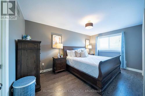 3829 Northwood Drive, Niagara Falls (208 - Mt. Carmel), ON - Indoor Photo Showing Bedroom