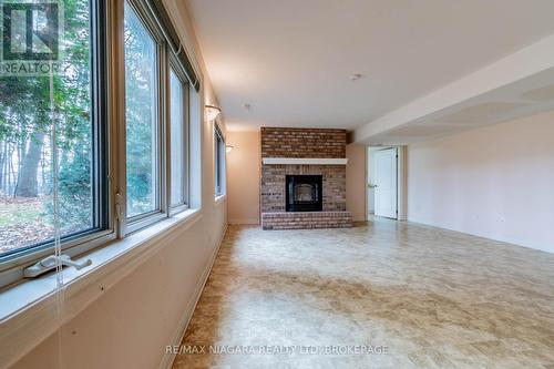 47 Sculler'S Way, St. Catharines (439 - Martindale Pond), ON - Indoor Photo Showing Living Room With Fireplace