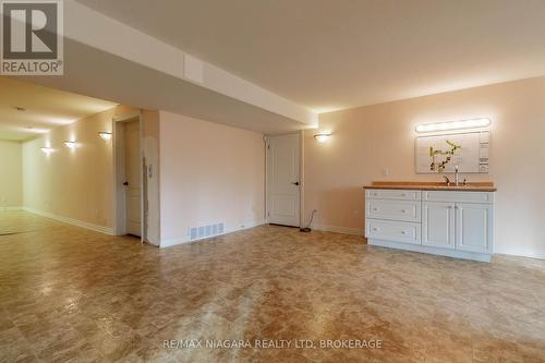 47 Sculler'S Way, St. Catharines (439 - Martindale Pond), ON - Indoor