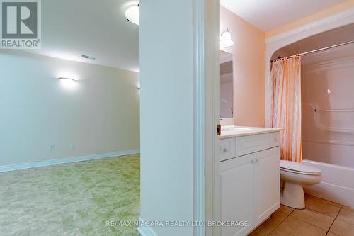 47 Sculler'S Way, St. Catharines (439 - Martindale Pond), ON - Indoor Photo Showing Bathroom