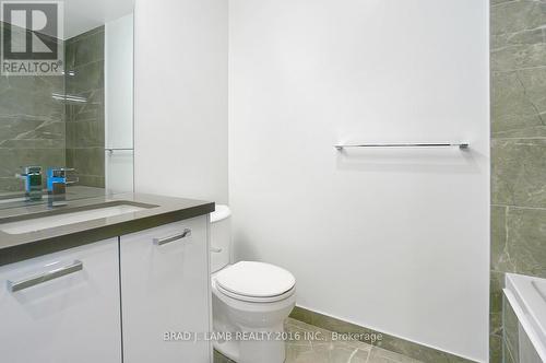 1712 - 195 Mccaul Street, Toronto, ON - Indoor Photo Showing Bathroom