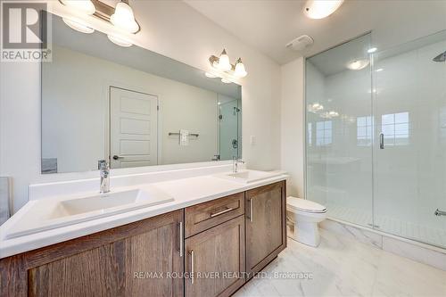 39 Floodgate Road, Whitby, ON - Indoor Photo Showing Bathroom