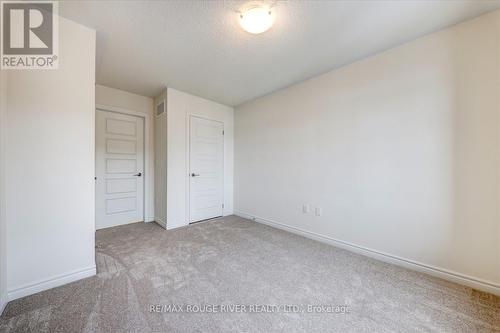 39 Floodgate Road, Whitby, ON - Indoor Photo Showing Other Room