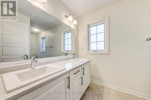 39 Floodgate Road, Whitby, ON - Indoor Photo Showing Bathroom