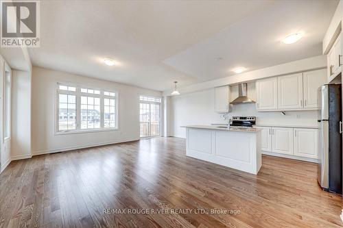 39 Floodgate Road, Whitby, ON - Indoor Photo Showing Kitchen