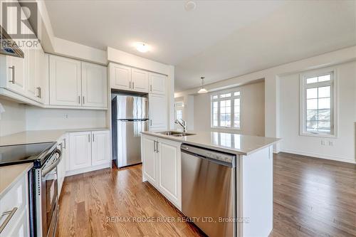 39 Floodgate Road, Whitby, ON - Indoor Photo Showing Kitchen With Stainless Steel Kitchen With Double Sink