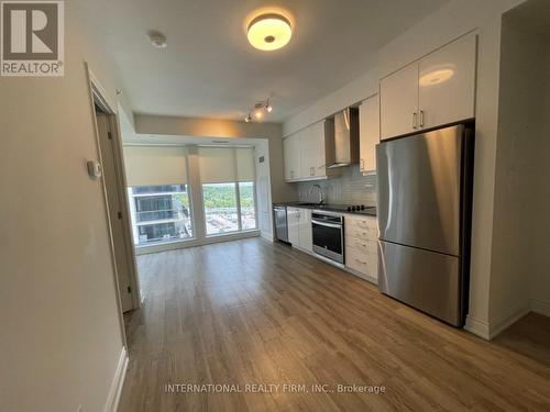 1009 - 9618 Yonge Street, Richmond Hill, ON - Indoor Photo Showing Kitchen