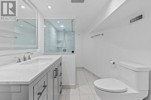 70 Superior Avenue, Toronto, ON - Indoor Photo Showing Bathroom