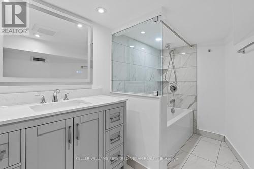 70 Superior Avenue, Toronto, ON - Indoor Photo Showing Bathroom