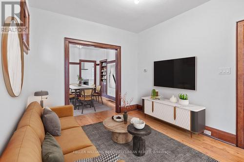 70 Superior Avenue, Toronto, ON - Indoor Photo Showing Living Room