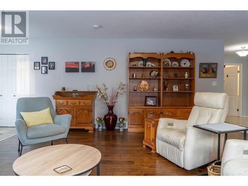 2025 Kokanee Drive N Unit# 15, Cranbrook, BC - Indoor Photo Showing Living Room