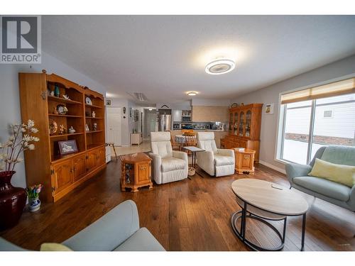 2025 Kokanee Drive N Unit# 15, Cranbrook, BC - Indoor Photo Showing Living Room