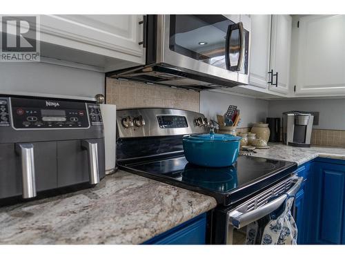 2025 Kokanee Drive N Unit# 15, Cranbrook, BC - Indoor Photo Showing Kitchen