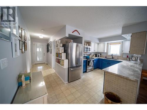 2025 Kokanee Drive N Unit# 15, Cranbrook, BC - Indoor Photo Showing Kitchen