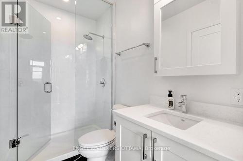 2607 - 805 Carling Avenue, Ottawa, ON - Indoor Photo Showing Bathroom