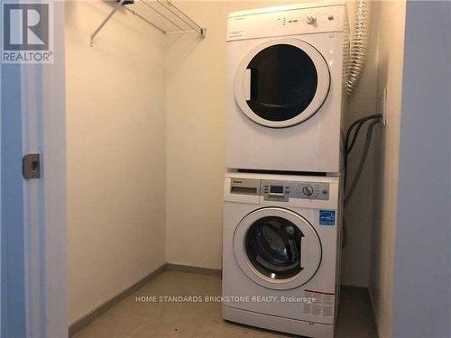 4009 - 70 Temperance Street, Toronto, ON - Indoor Photo Showing Laundry Room