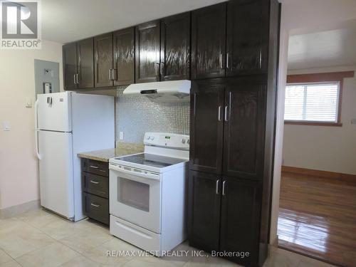 41 - 429 Austen Court, Oshawa, ON - Indoor Photo Showing Kitchen