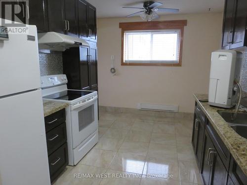 41 - 429 Austen Court, Oshawa, ON - Indoor Photo Showing Kitchen