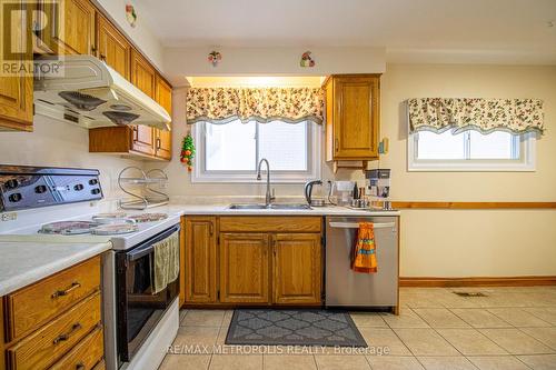 Main - 37 Albacore Crescent, Toronto, ON - Indoor Photo Showing Kitchen With Double Sink