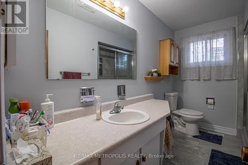 Main - 37 Albacore Crescent, Toronto, ON - Indoor Photo Showing Bathroom