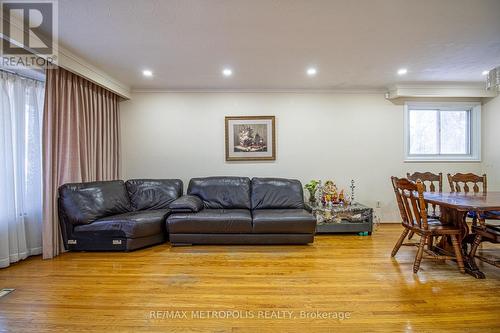 Main - 37 Albacore Crescent, Toronto, ON - Indoor Photo Showing Living Room