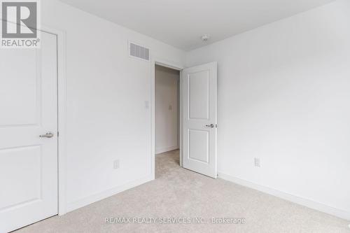 61 Red Maple Lane, Barrie, ON - Indoor Photo Showing Other Room