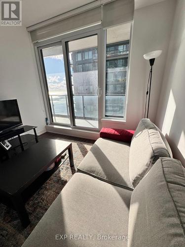 3911 - 1926 Lakeshore Boulevard W, Toronto, ON - Indoor Photo Showing Living Room