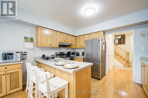 6195 Ford Road W, Mississauga, ON - Indoor Photo Showing Kitchen