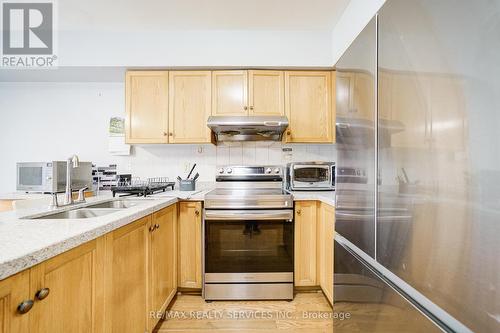 6195 Ford Road W, Mississauga, ON - Indoor Photo Showing Kitchen With Double Sink