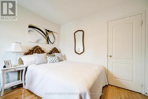 6195 Ford Road W, Mississauga, ON - Indoor Photo Showing Bedroom