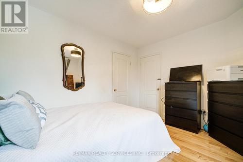 6195 Ford Road W, Mississauga, ON - Indoor Photo Showing Bedroom