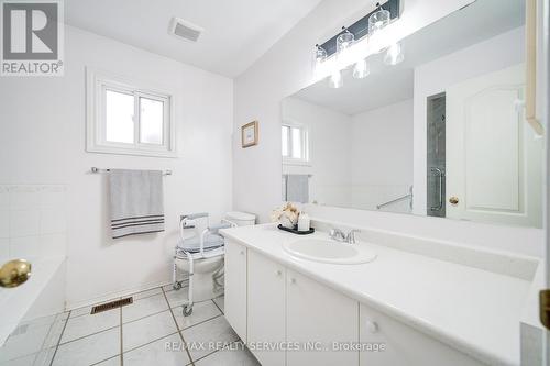 6195 Ford Road W, Mississauga, ON - Indoor Photo Showing Bathroom