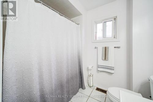 6195 Ford Road W, Mississauga, ON - Indoor Photo Showing Bathroom