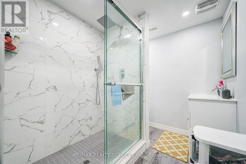 6195 Ford Road W, Mississauga, ON - Indoor Photo Showing Bathroom