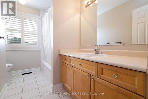 1645 Clark Boulevard, Milton, ON - Indoor Photo Showing Bathroom