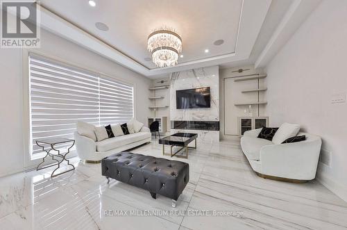 246 Edenbridge Drive, Toronto, ON - Indoor Photo Showing Living Room