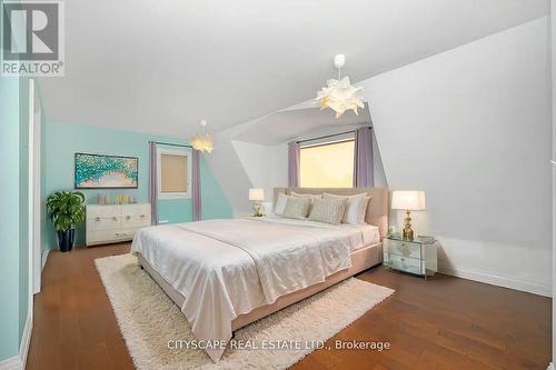 1090 Westmount Avenue, Mississauga, ON - Indoor Photo Showing Bedroom