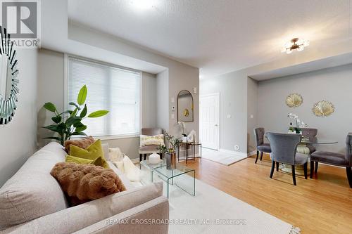 # 26 - 636 Evans Avenue, Toronto, ON - Indoor Photo Showing Living Room