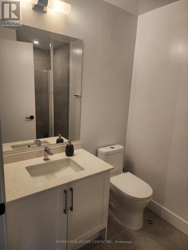 523 - 2450 Old Bronte Road, Oakville, ON - Indoor Photo Showing Bathroom