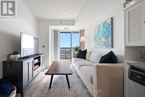 A603 - 3210 Dakota Common, Burlington, ON - Indoor Photo Showing Living Room