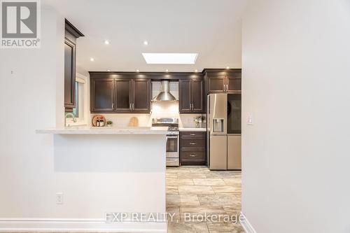 853 Willow Avenue, Milton, ON - Indoor Photo Showing Kitchen With Upgraded Kitchen