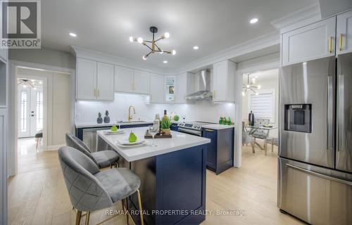 222 Victoria Street N, Woodstock, ON - Indoor Photo Showing Kitchen With Stainless Steel Kitchen With Upgraded Kitchen