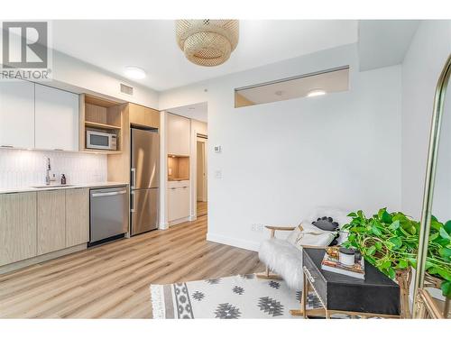 1488 Bertram Street Unit# 1811, Kelowna, BC - Indoor Photo Showing Kitchen With Stainless Steel Kitchen