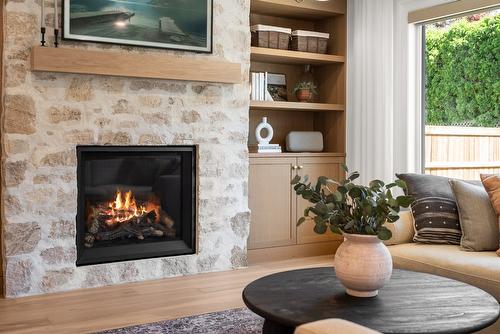 4015 Belmont Road, Kelowna, BC - Indoor Photo Showing Living Room With Fireplace