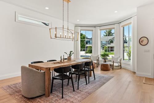 4015 Belmont Road, Kelowna, BC - Indoor Photo Showing Dining Room