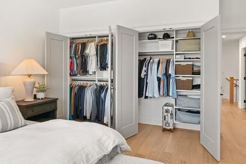 4015 Belmont Road, Kelowna, BC - Indoor Photo Showing Bedroom